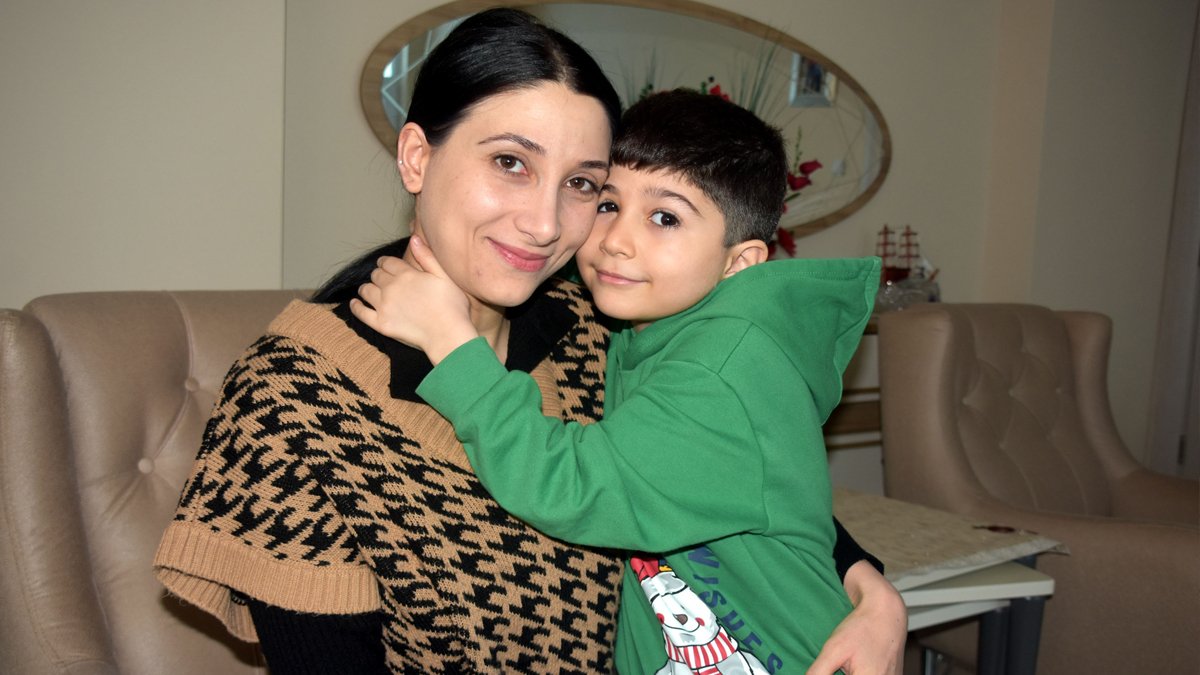 Depremzede kadın o anları anlattı: Enkazı kendim kazarak çıktım