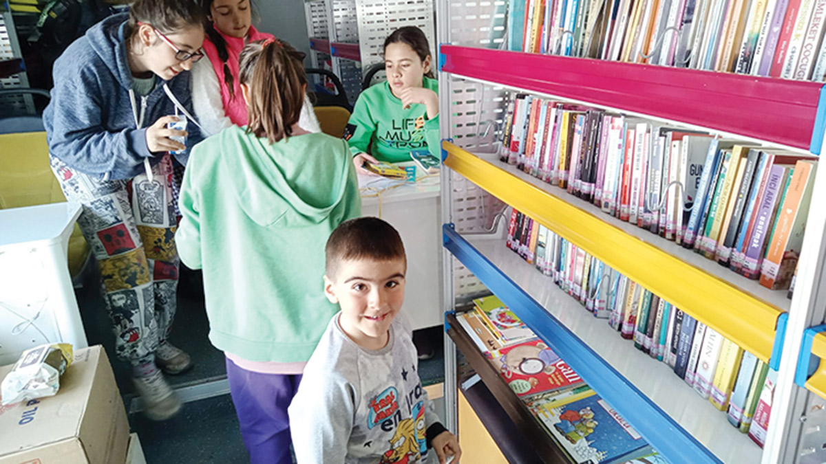 Kitap kardeşliğine siz de katılın