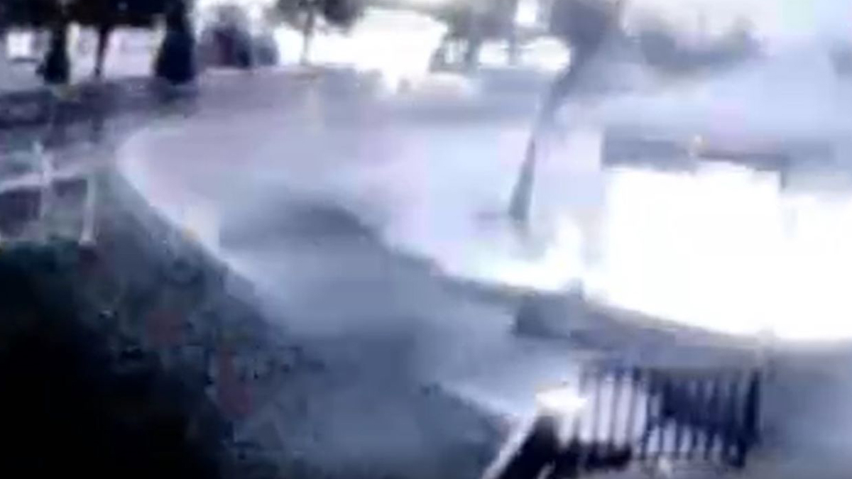 Günler sonra dehşete düşüren bir görüntü daha: Önce şiddetli sarsıntı sonra ışık patlamaları