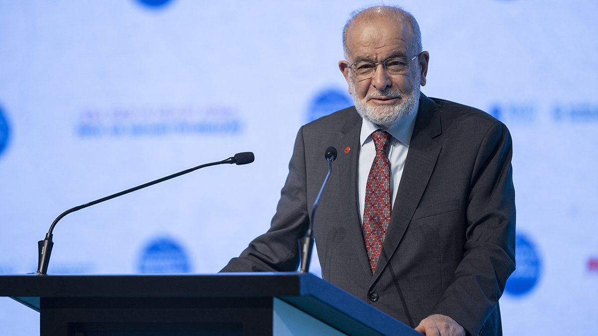 Karamollaoğlu, Erbakan'ı böyle andı: Ahlak anlayışı kuru bir slogandan ibaret değildi