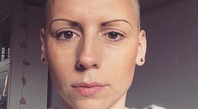 Kanser olduğunu Facebook'tan öğrendi