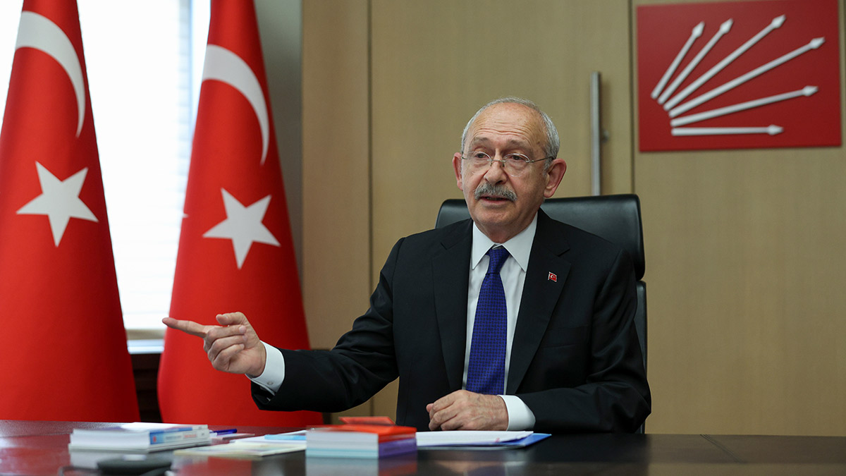Kılıçdaroğlu: Depremde mücadele edenlerden mi yanasınız yoksa...