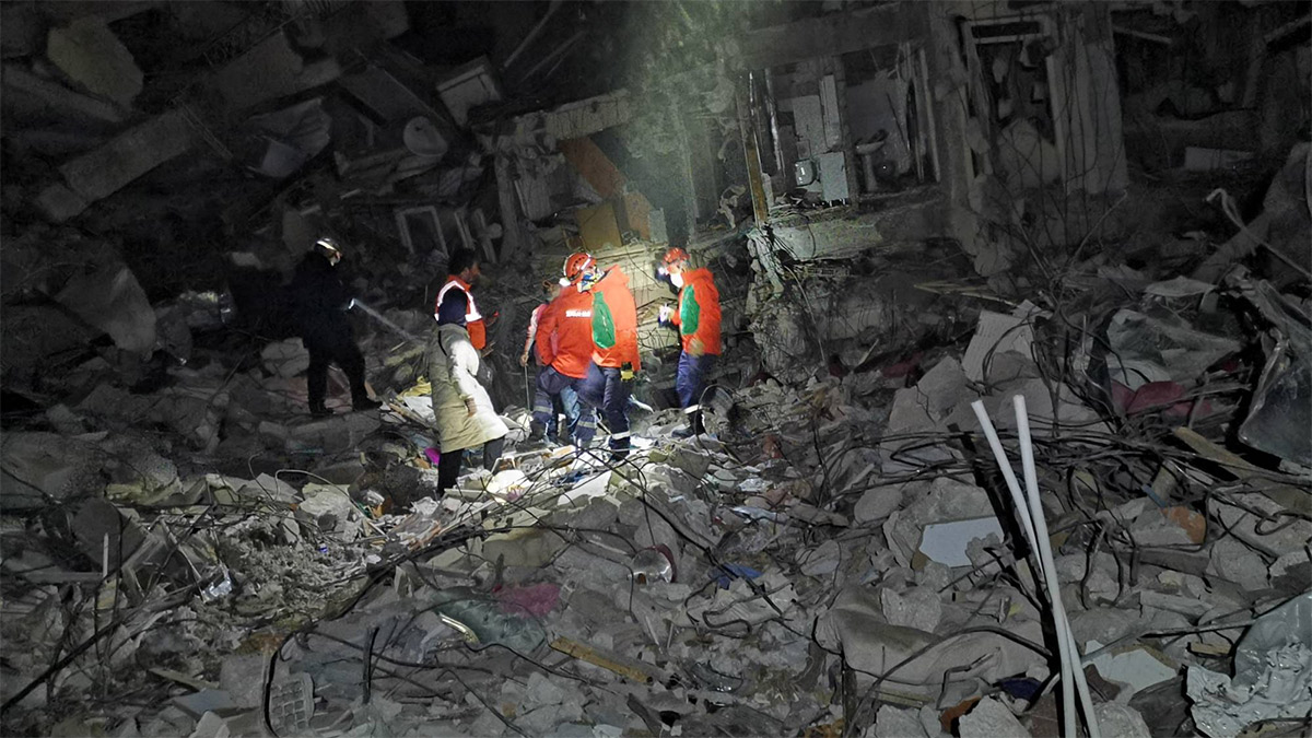 Yıkılan otelde hayatını kaybeden rehberlerinin gönderdiği sesli mesaj: Göz göre göre soluyoruz