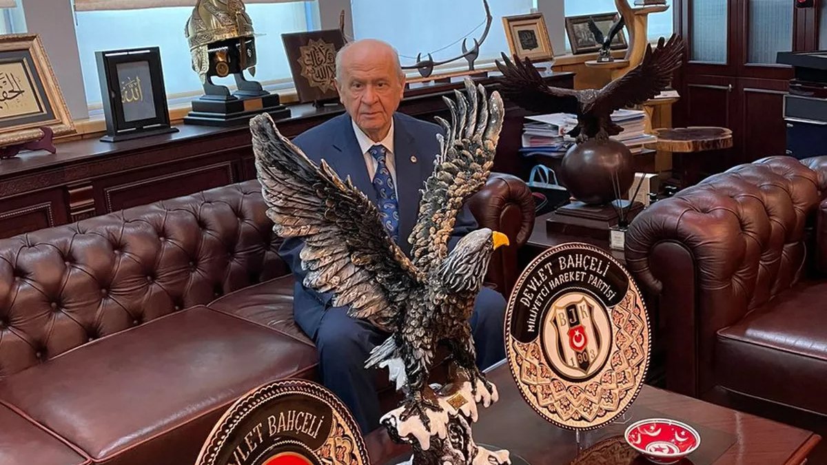 Beşiktaş'tan Bahçeli'ye yanıt: Aidatını ödemediği için üyeliği düştü, nasıl istifa ediyor?