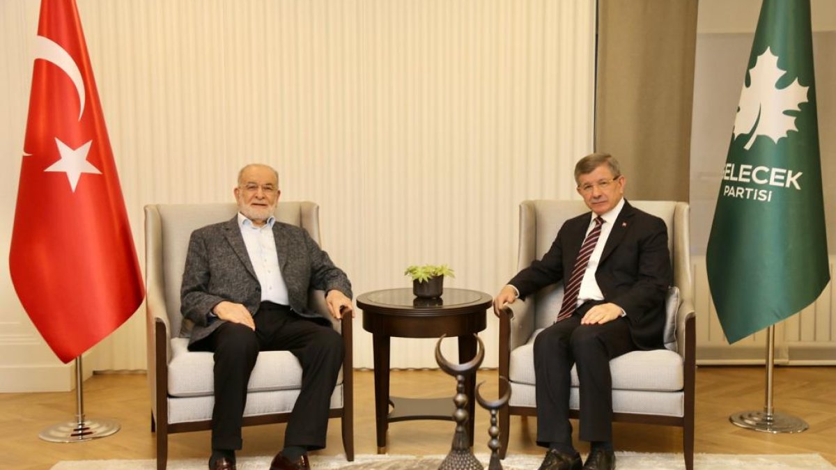 Karamollaoğlu'ndan Davutoğlu'na ziyaret