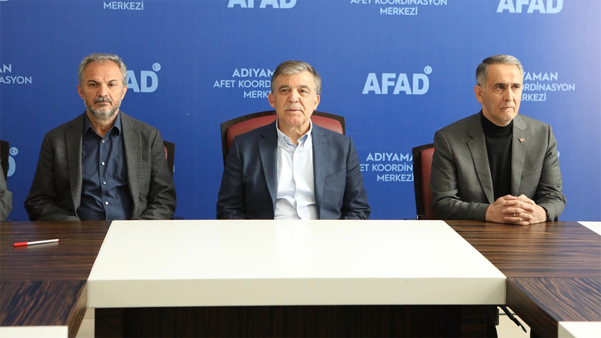 Abdullah Gül depremin vurduğu Adıyaman'da: Devlet elinden gelen her şeyi yapacak