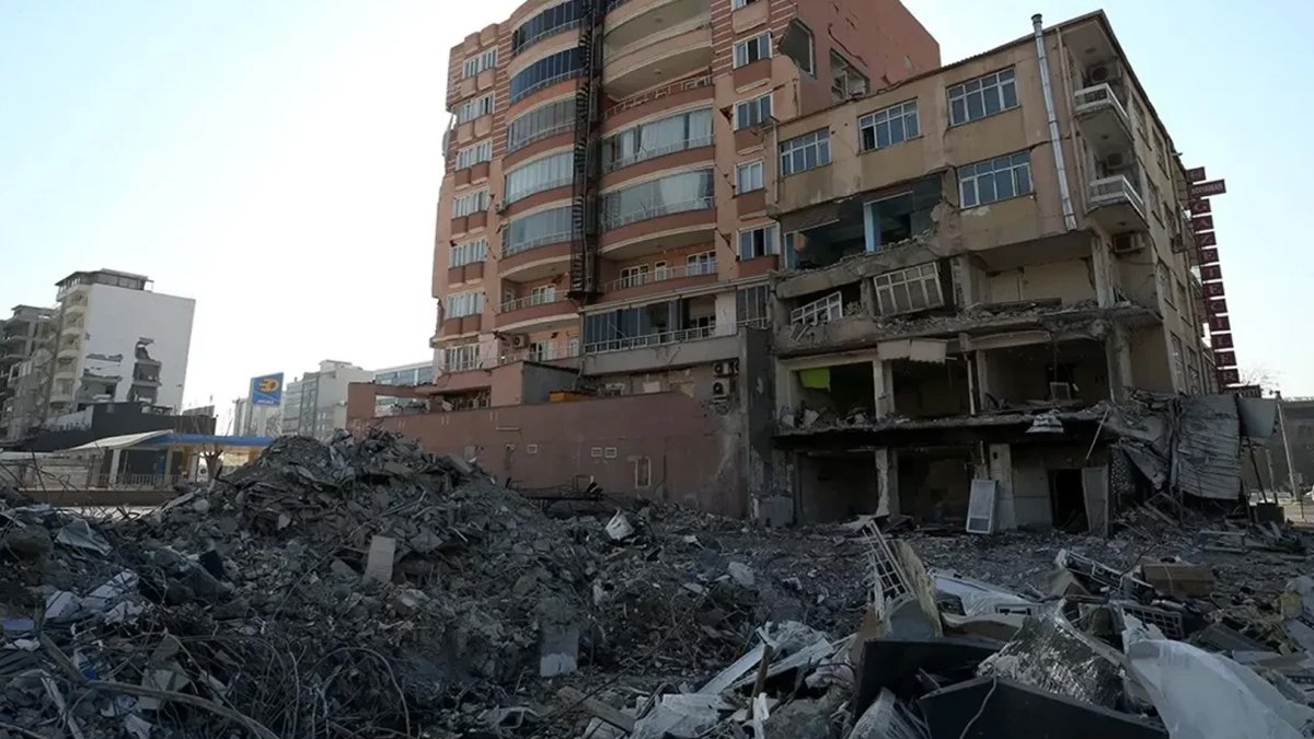 Onlarca kişiye mezar olan apartmanın müteahhidinin savunması çıldırttı