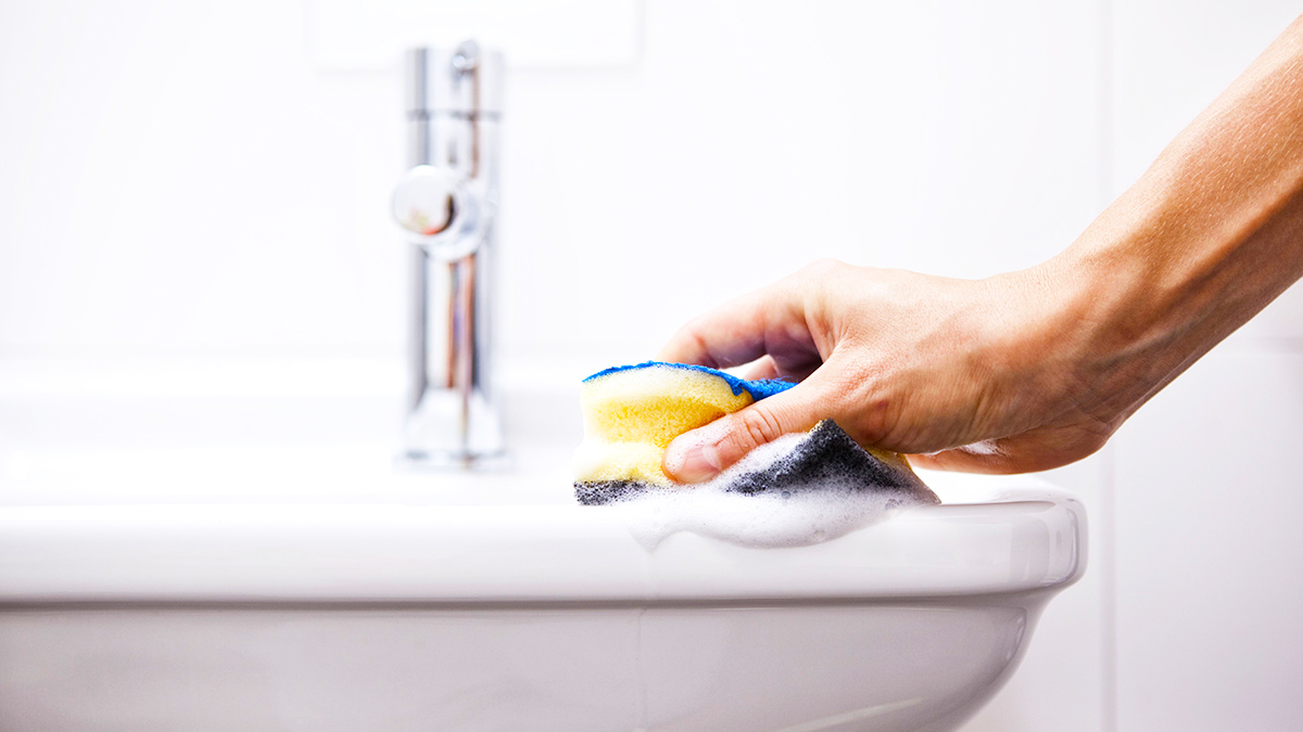 Banyo ve tuvaletinizin haftalarca temiz kalmasını sağlayacak mucizevi yöntem! Herkes sır gibi saklıyor!