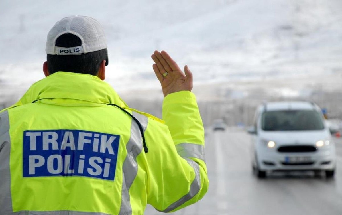 Ehliyeti olanlar dikkat etmezse 4.064 TL ceza kesilecek! Çevirmeye yakalanmadan önce dikkat, işte dikkat edilmesi gerekenler...