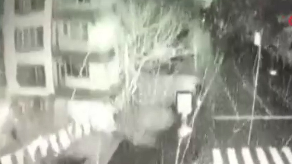 Deprem felaketinin yeni görüntüsü: Saniyeler içinde yerle bir oldu