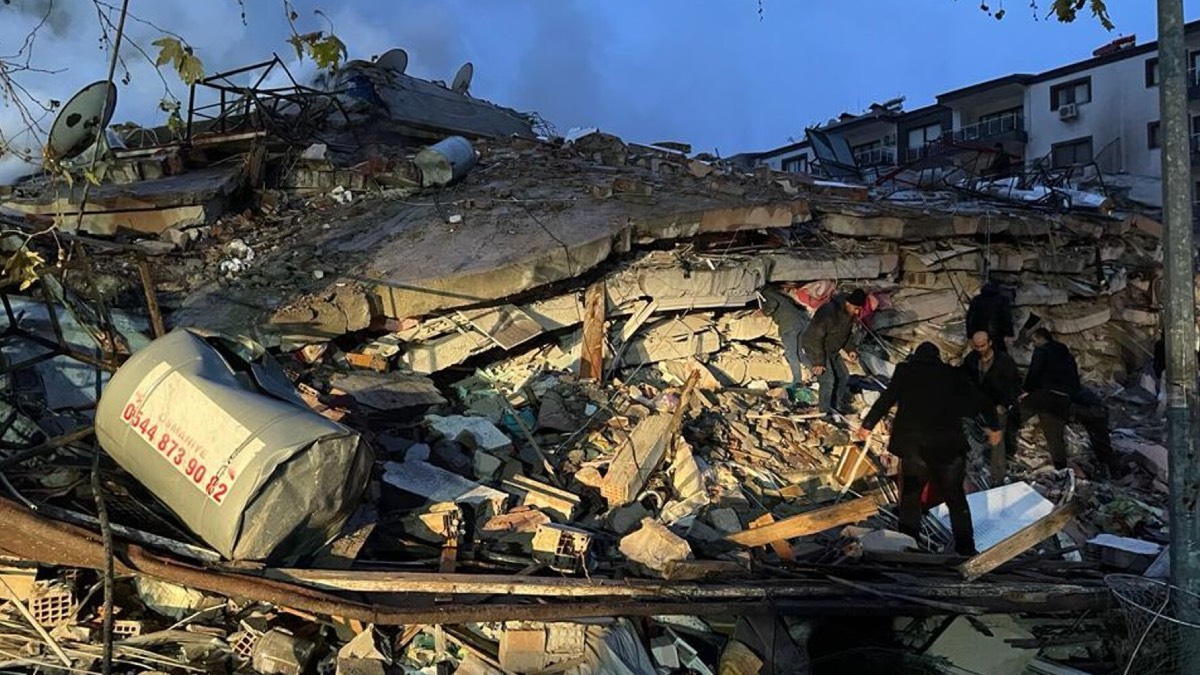 Maraş depremi sonrası hak ihlalleri: 17 kişiye kötü muamele  ve çok sayıda gözaltı