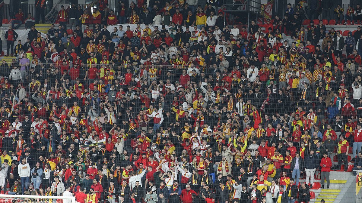 Göztepe-Boluspor maçında tribünlerden 'hükümet istifa' sloganları