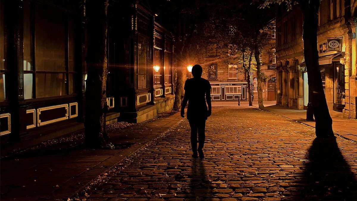 Ipsos'tan 8 Mart'ta çarpıcı araştırma: 10 kadından 7'si dışarıda yalnızken güvende hissetmiyor