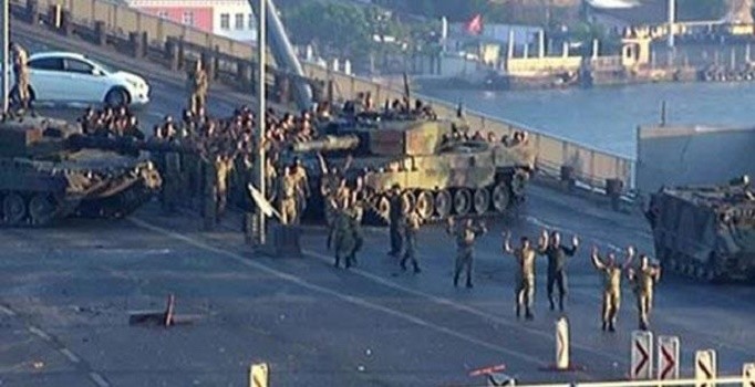 Boğaz Köprüsü'ne götürülen 22 asker için karar verildi