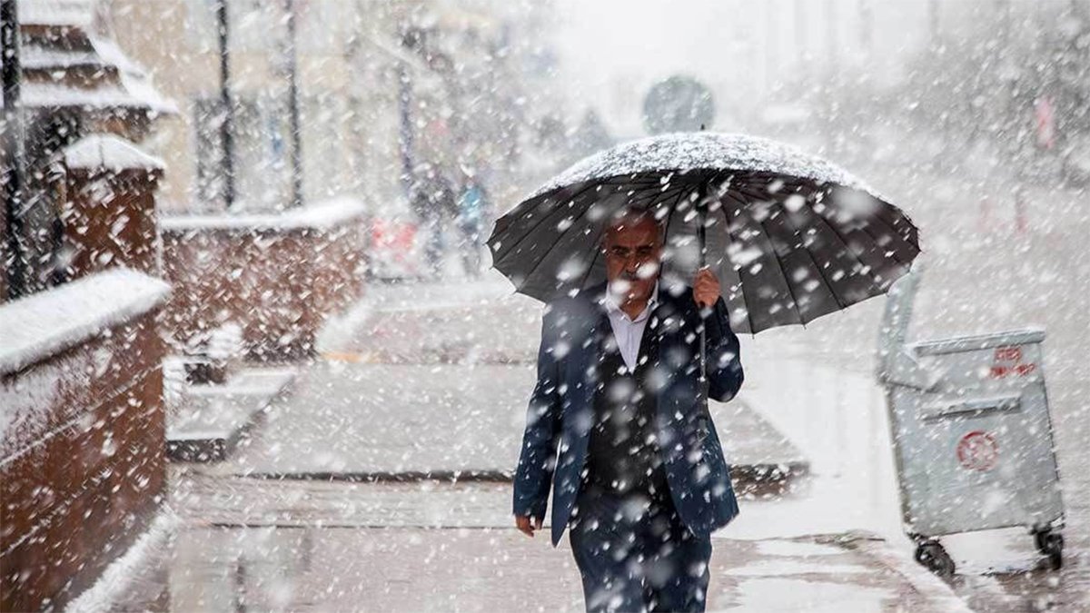 Bahar geldi diye erkenden sevinmeyin! Kazma kürek yaktıracak soğuk geliyor... Meteoroloji'den o illere uyarı üstüne uyarı