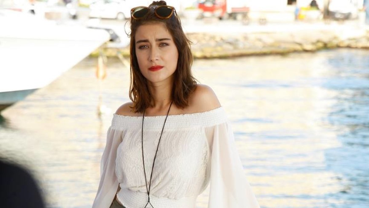 Hazal Kaya kızı Süreyya ile kadınlara seslendi: Kalbim sizinle, inadına isyan!
