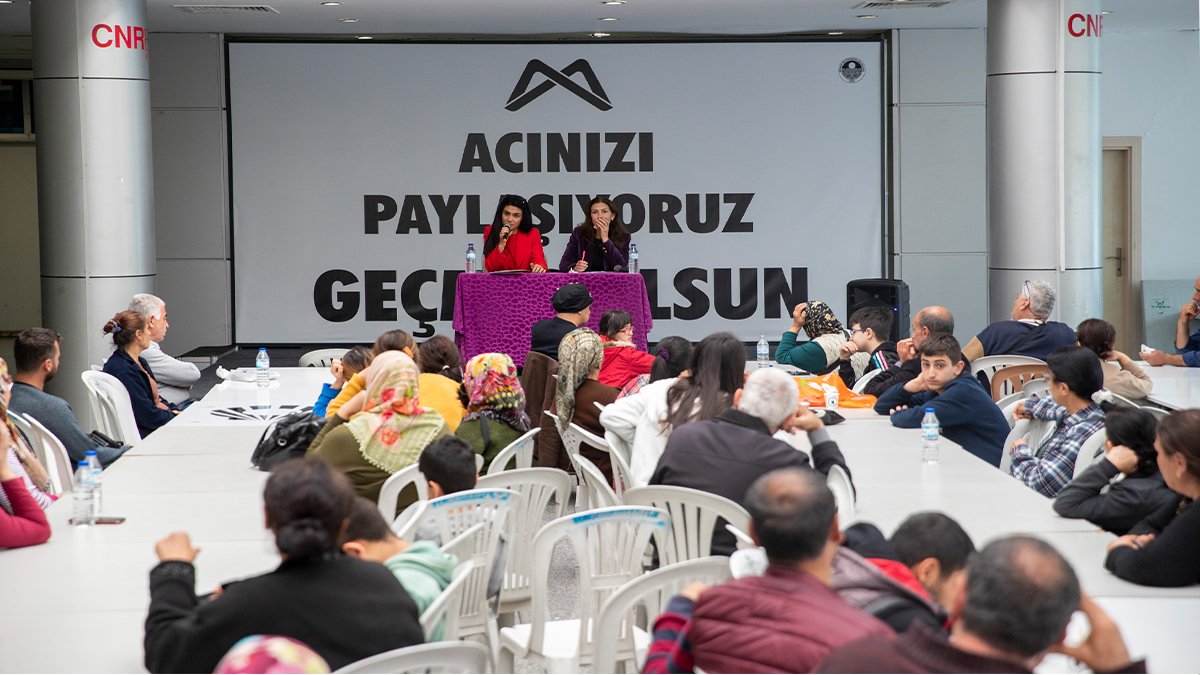 Depremden etkilenen kadınlara, deprem hukuku hakkında bilgilendirmeler yapıldı