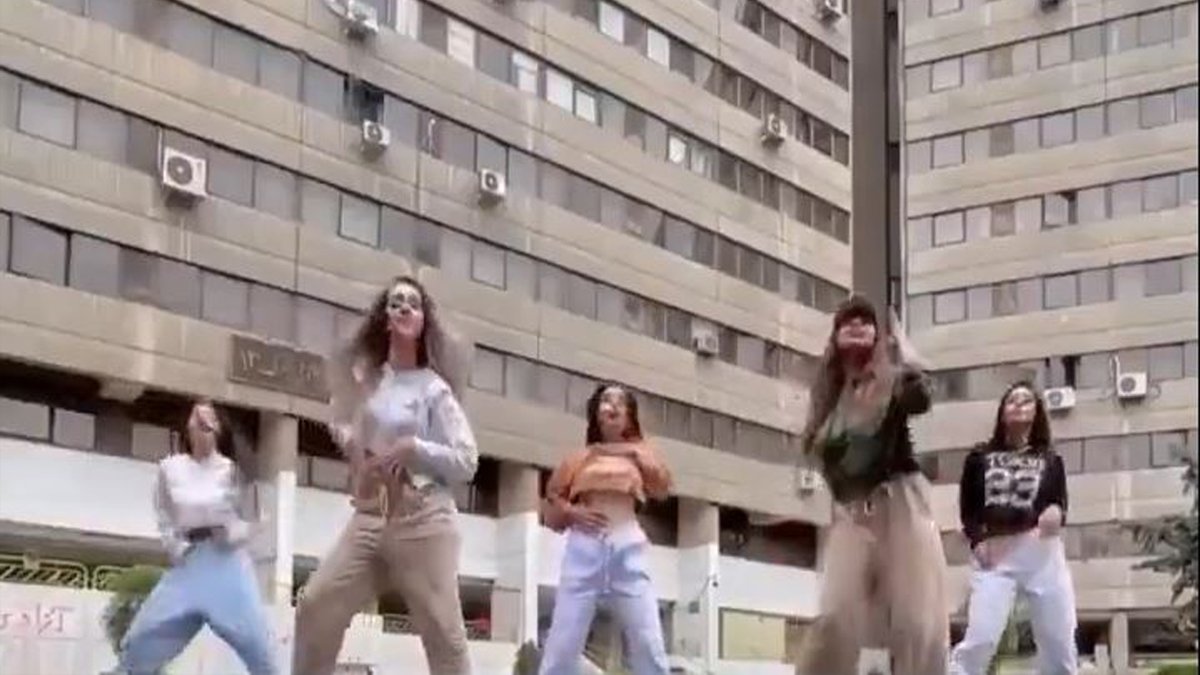 İranlı kadınlardan 'danslı' protesto: Yasağı 'Calm Down' ile deldiler