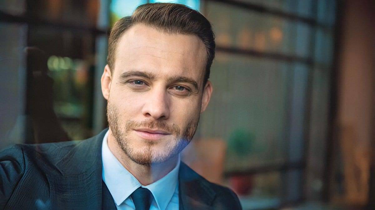 Kerem Bürsin herkesi korkuttu! Ünlü oyuncunun sağlık durumu hayranlarını endişelendirdi