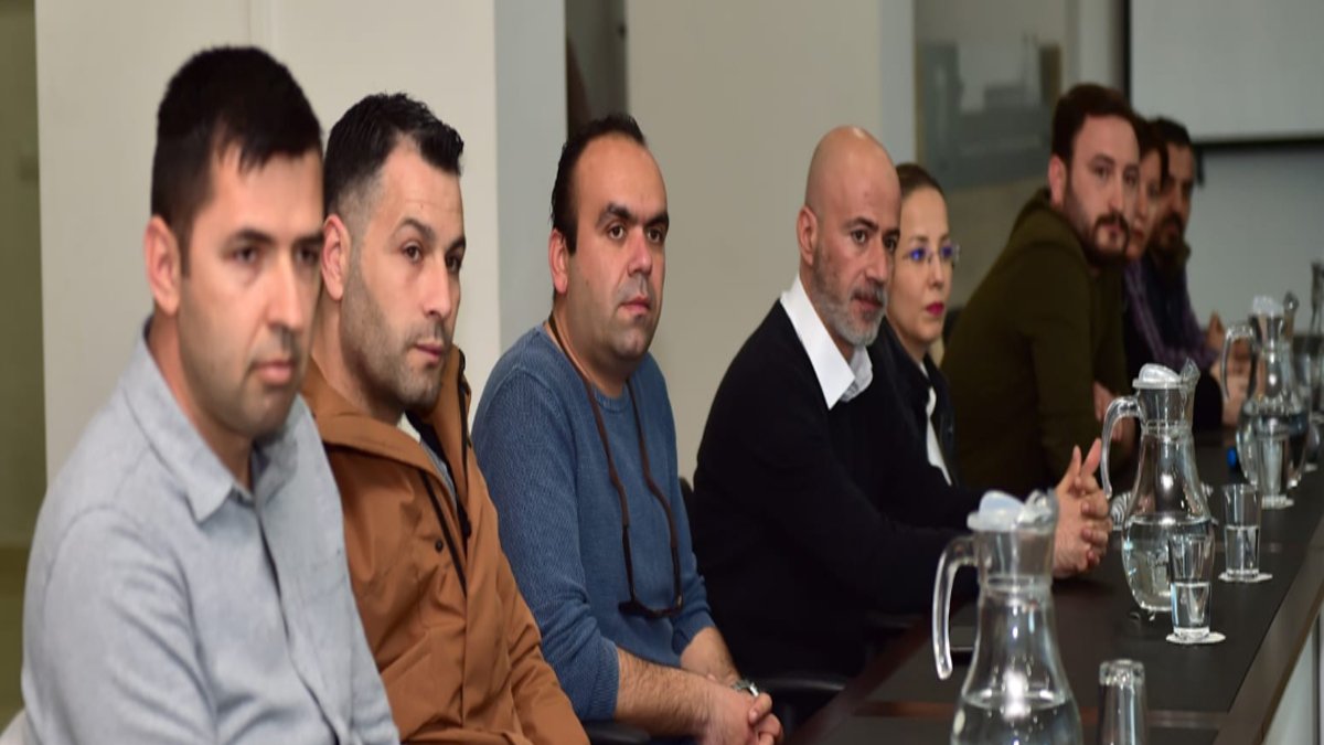 Başkan Gökhan, deprem bölgesinde görev alan personel ile bir araya geldi