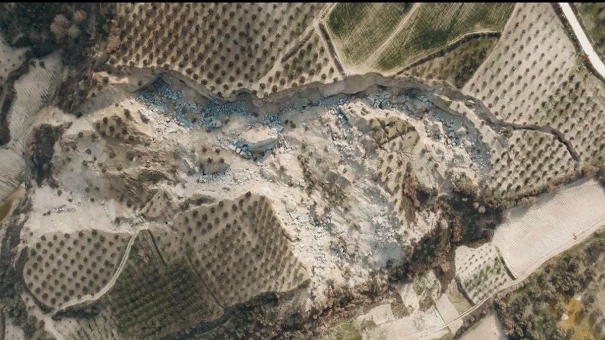 MTA ekipleri incelemeleri tamamladı: İşte kilometrelerce uzanan fay kırığı