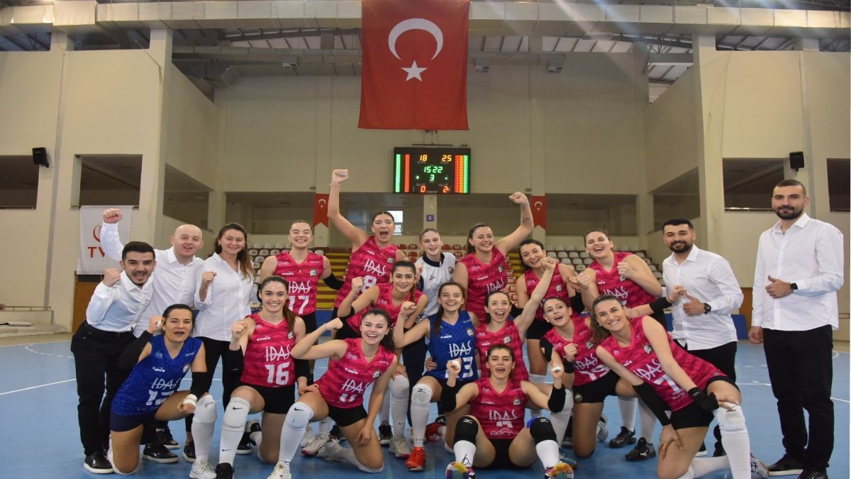 "Bizim Kızlar" çeyrek finallerdeki ilk galibiyetini aldı