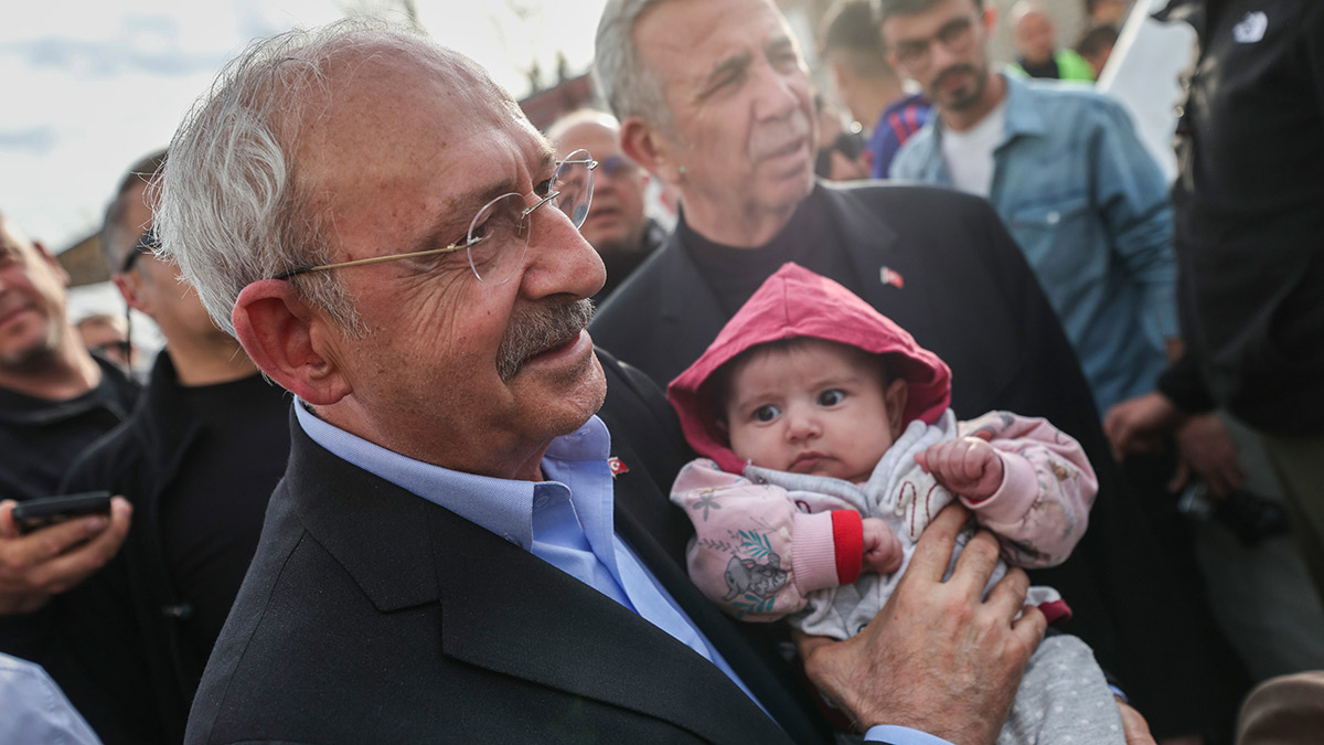 Kılıçdaroğlu deprem bölgesinde: Sorunların tamamını sırtlanacağız