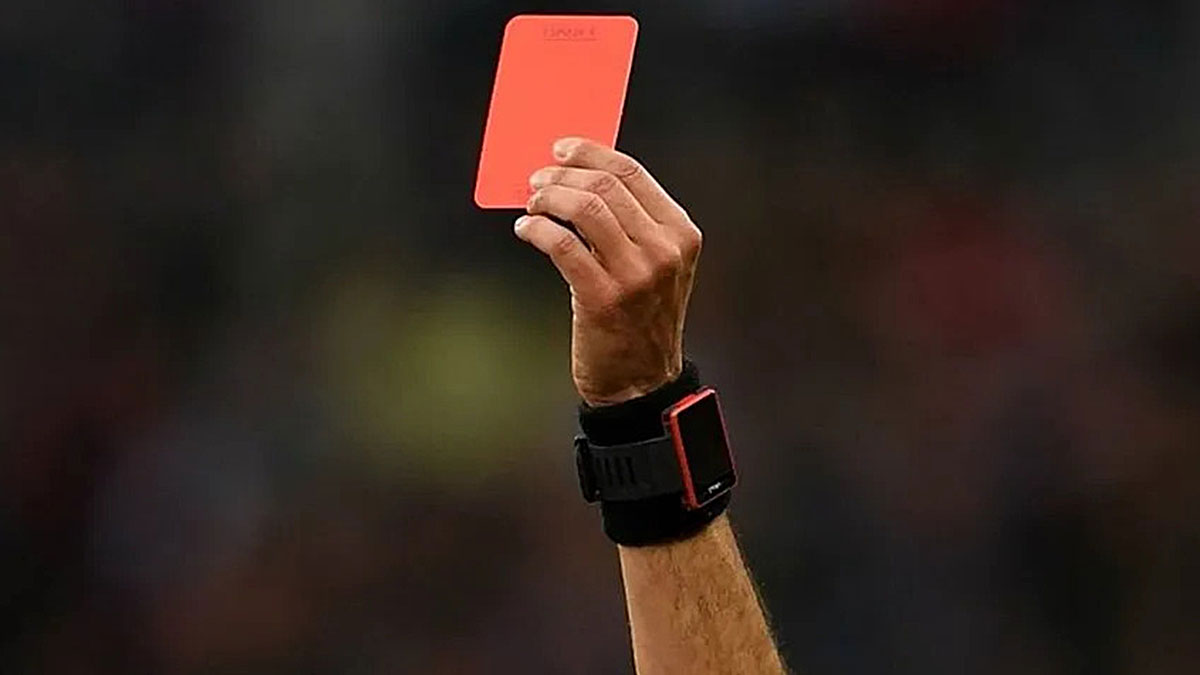 Kırmızı kart vergisi geliyor! Para kaynağı arayan hükümet, gözünü futbolculara dikti