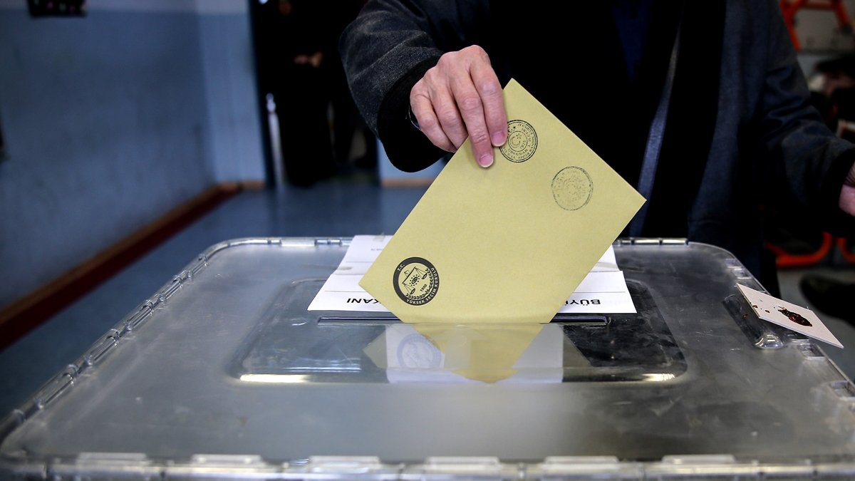 YSK kuralları Resmi Gazete'de: Seçim günü 'tahmin ve yorum' yasağı