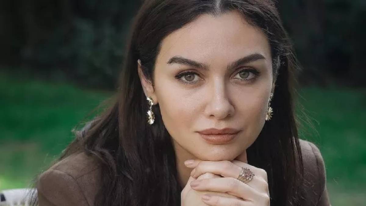 Birce Akalay'dan kahreden haber! Apar topar hastaneye kaldırıldı...