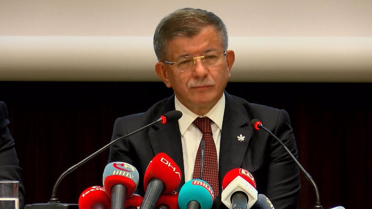 Davutoğlu: AK Parti'den tasfiye edildik, yerimize Avrasyacılar geldi