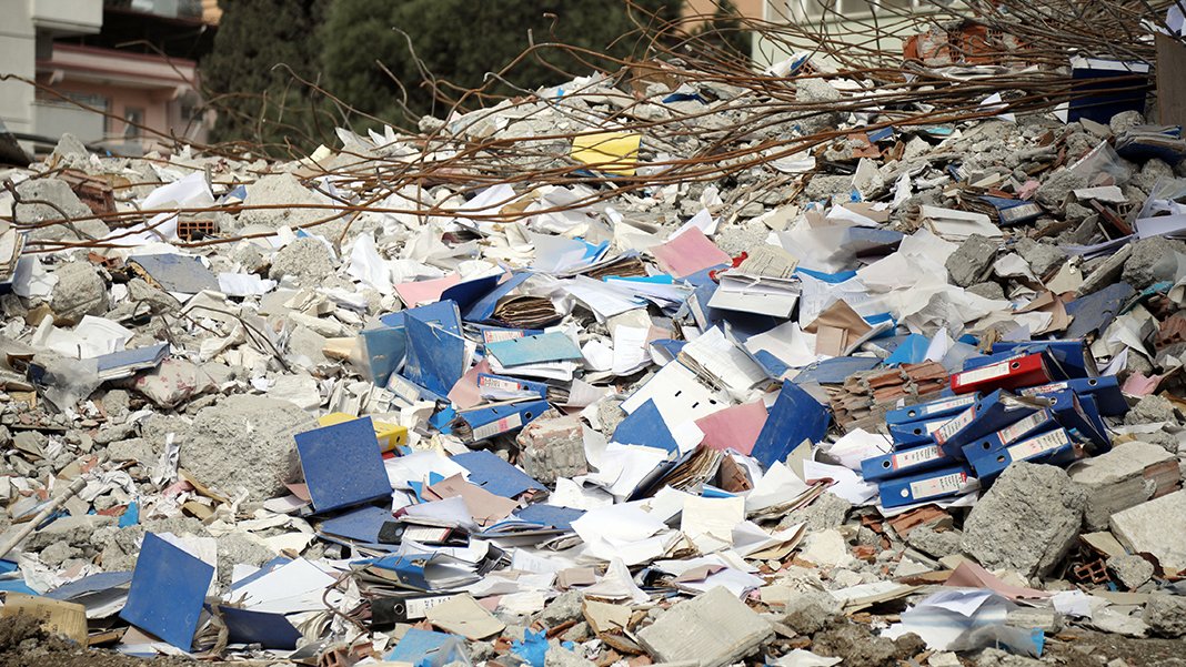 İstanbullu avukatın nöbeti sonuç verdi: Enkazdaki belgeler koruma altında