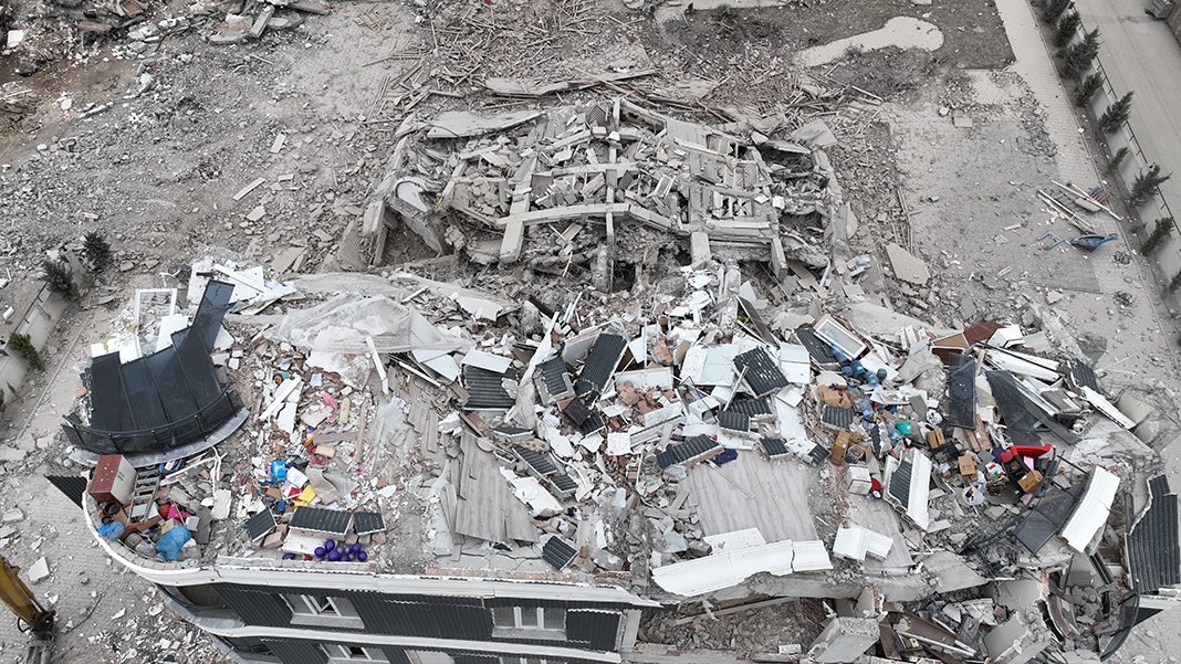 Deprem değil ihmal yıktı