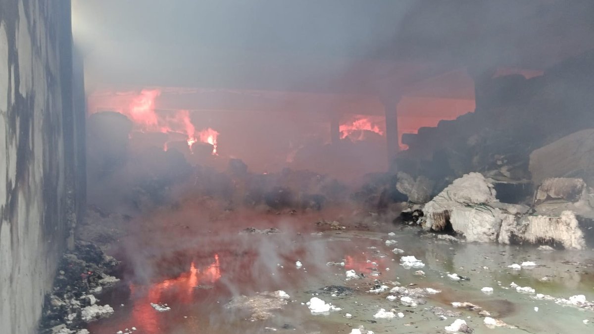 Depremin vurduğu Adıyaman'da büyük fabrika yangını
