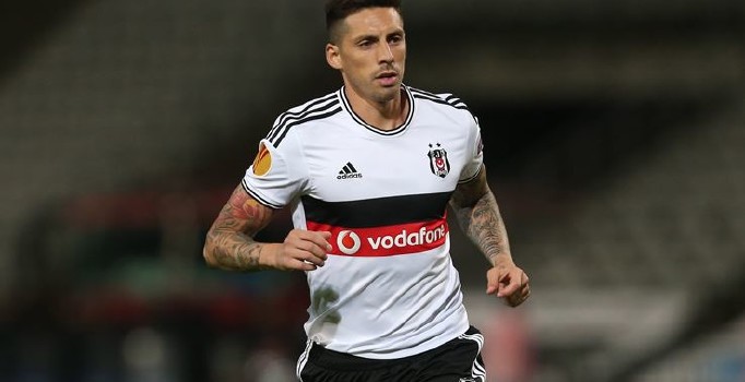 Jose Sosa, Beşiktaş'ın yeni sözleşme teklifini reddetti