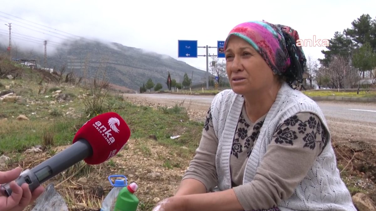 Çadırkentte sele yakalanan depremzede yaşadıklarını anlattı: Depremden gitmedik, selden gidecektik