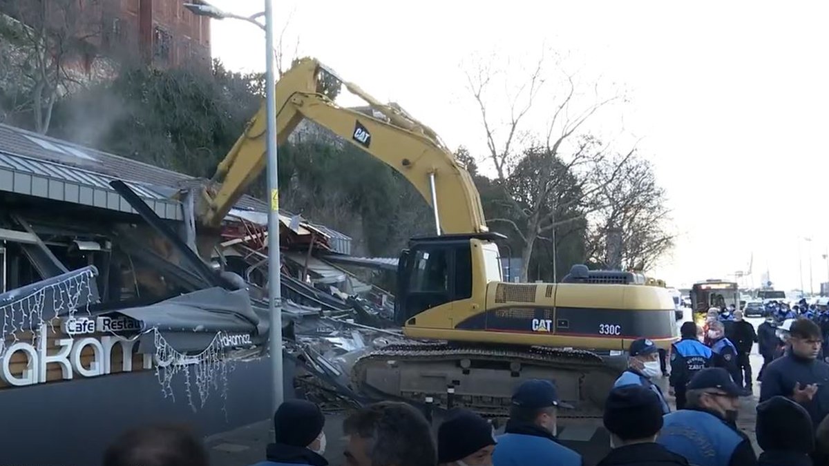 İBB'nin kaçak yapı yıkımına bakanlık engeli