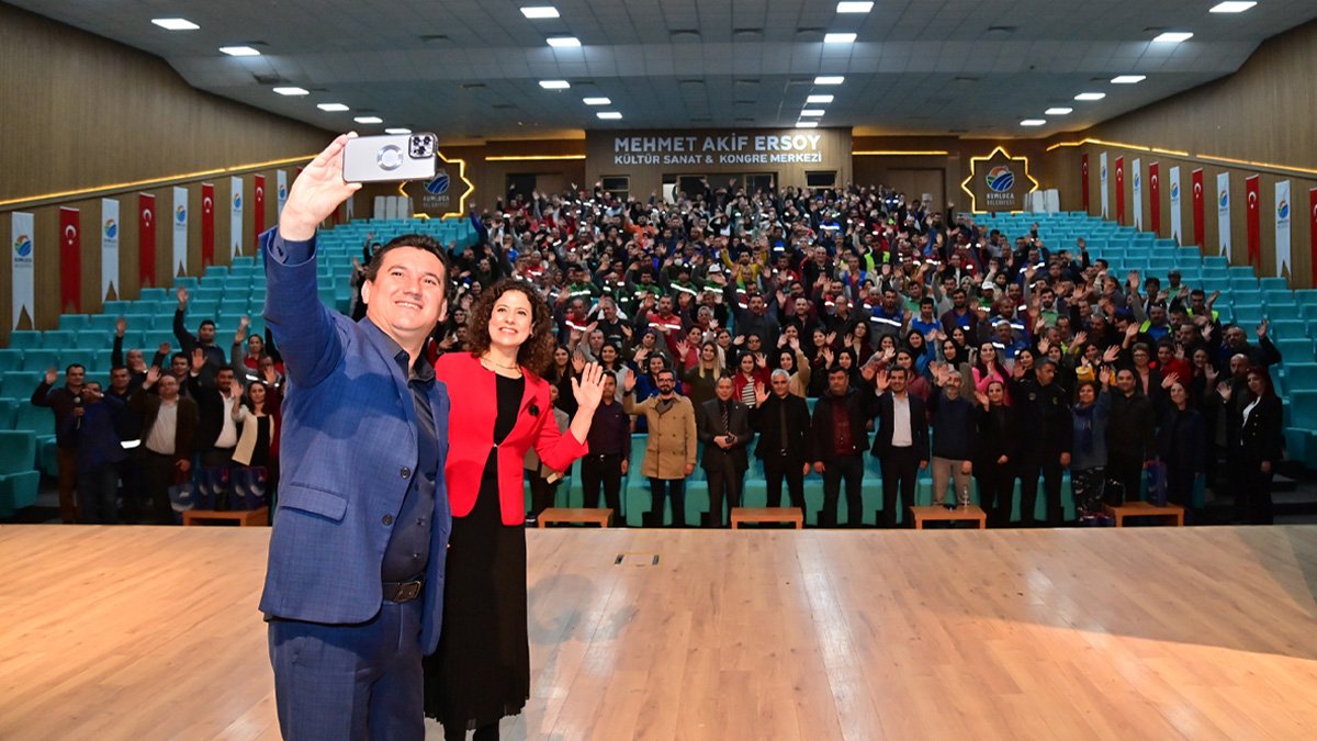 Başkan Köleoğlu'ndan personele jest