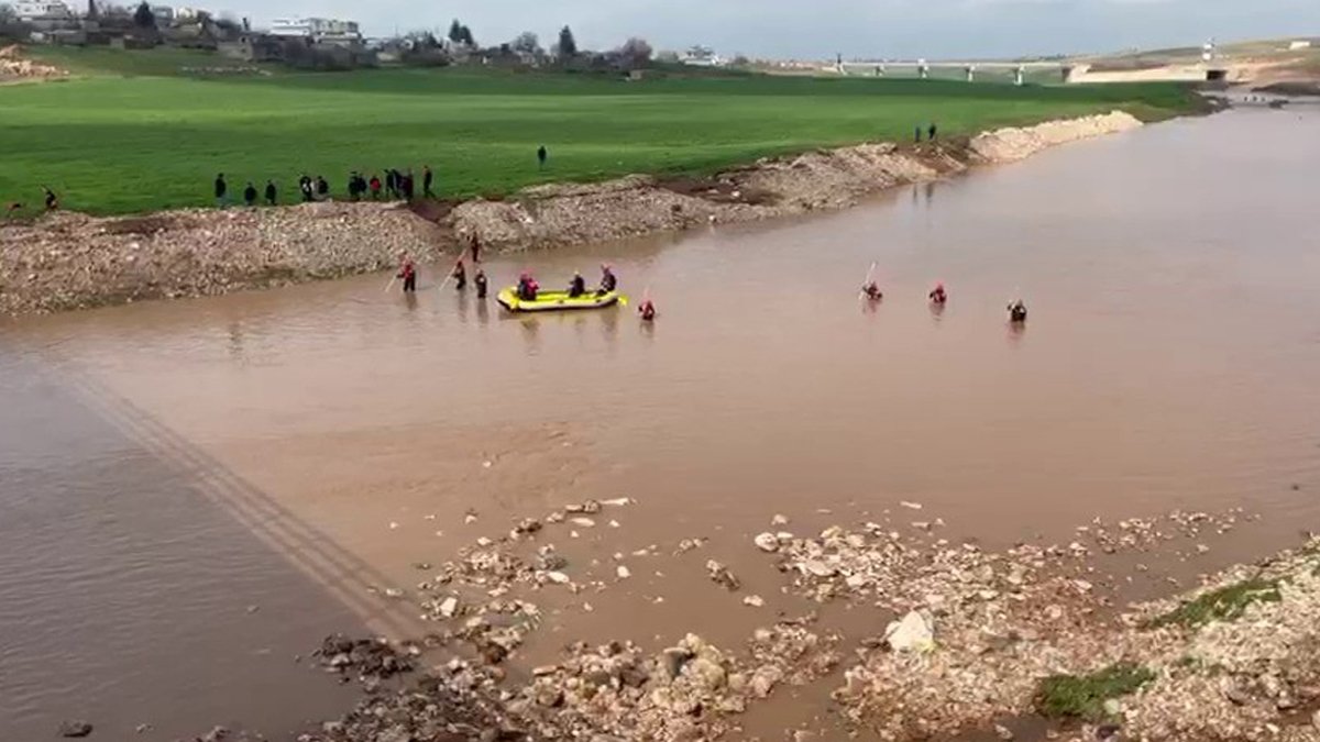 Oyun oynarken dengesini kaybedip dereye düşen Fatma Sezer hala bulunamadı