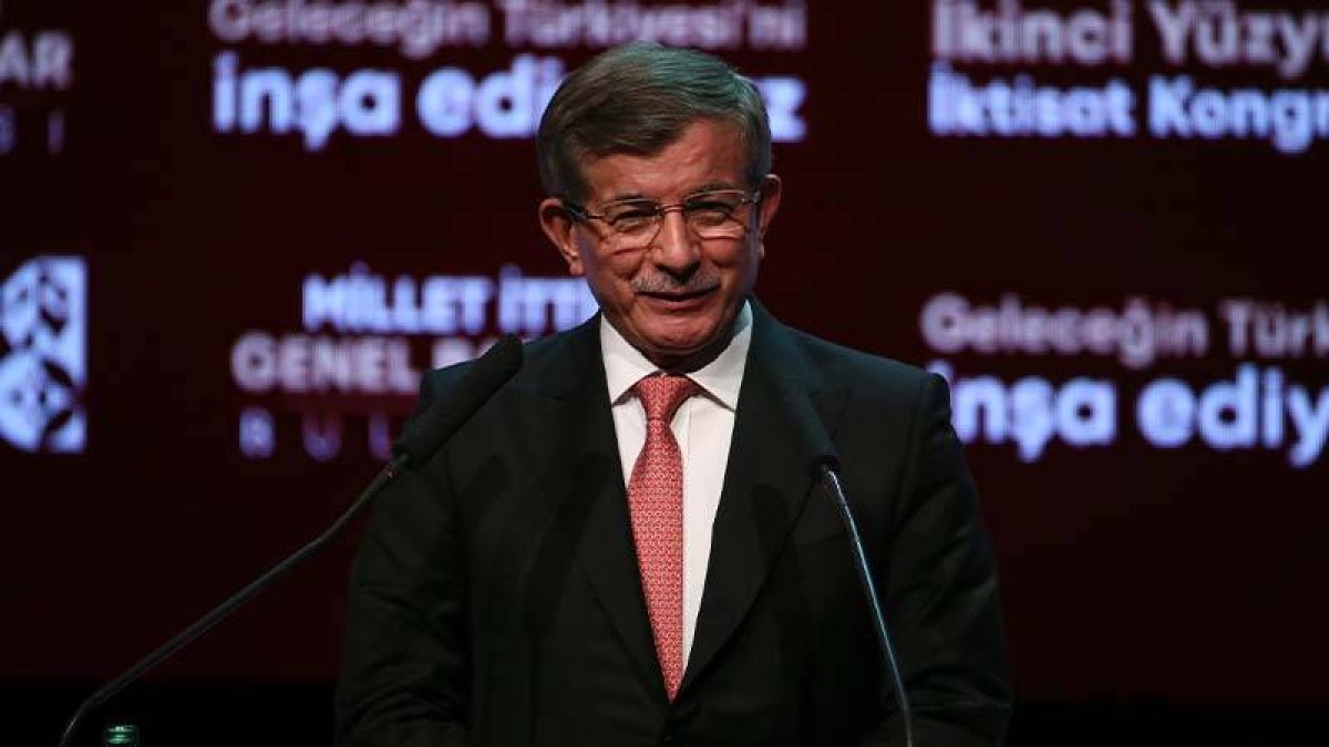 Davutoğlu'ndan yöneticilere mal beyanı çağrısı: Ekonomiyi temizlemek istiyorsak...