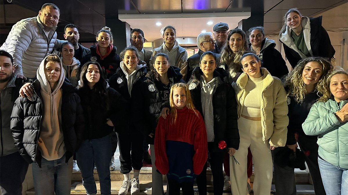 Kadın basketbolcular finallere uğurlandı