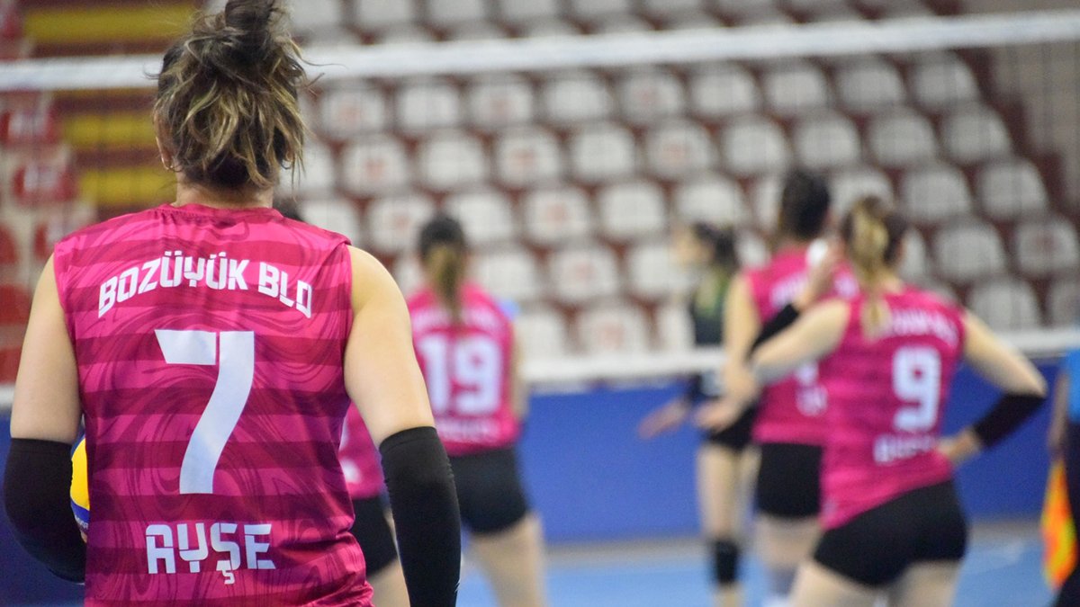 Yarı finalde Bozüyük Belediyesi Eğitim Spor, Mehmet Erdem Marmara Akademi'yi 3-2 yendi