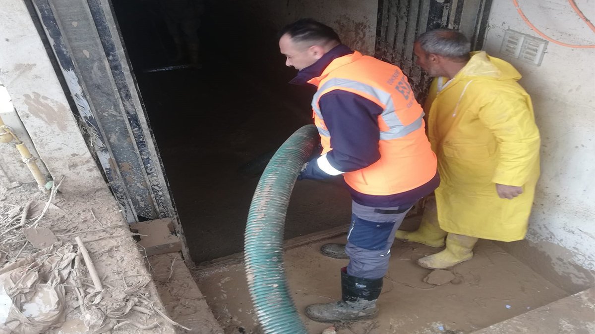 ESKİ ekipleri sel afetinin yaşandığı Şanlıurfa'da