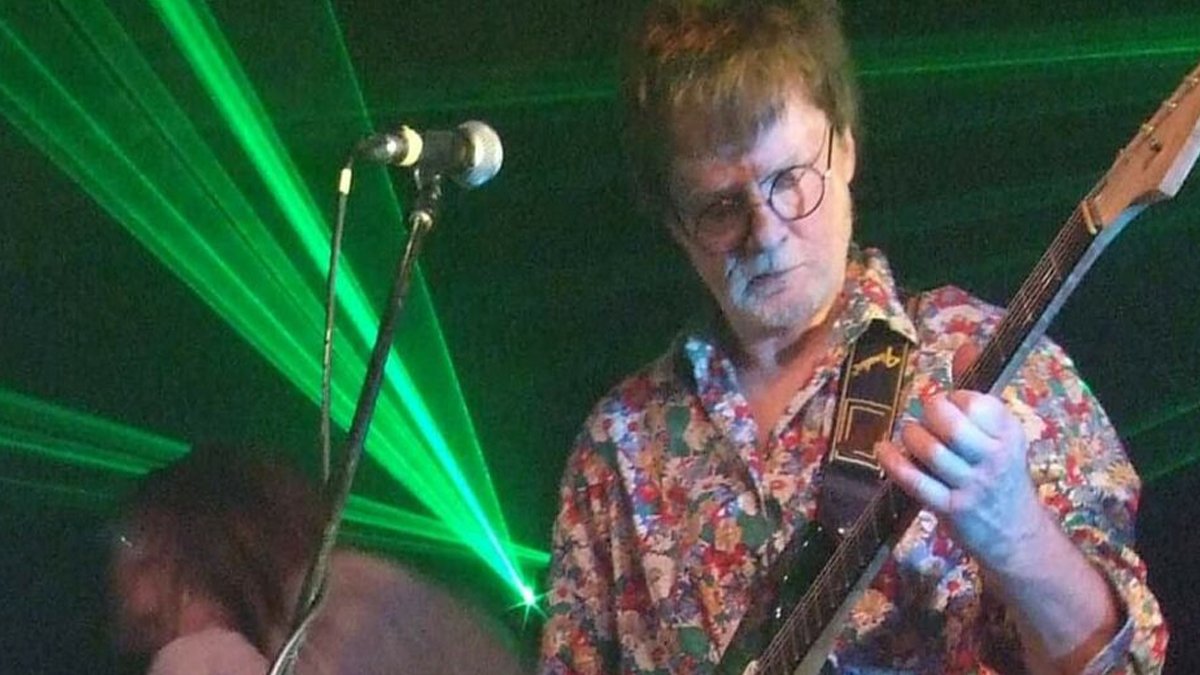 Dünyaca ünlü gitarist Mick Slattery hayatını kaybetti