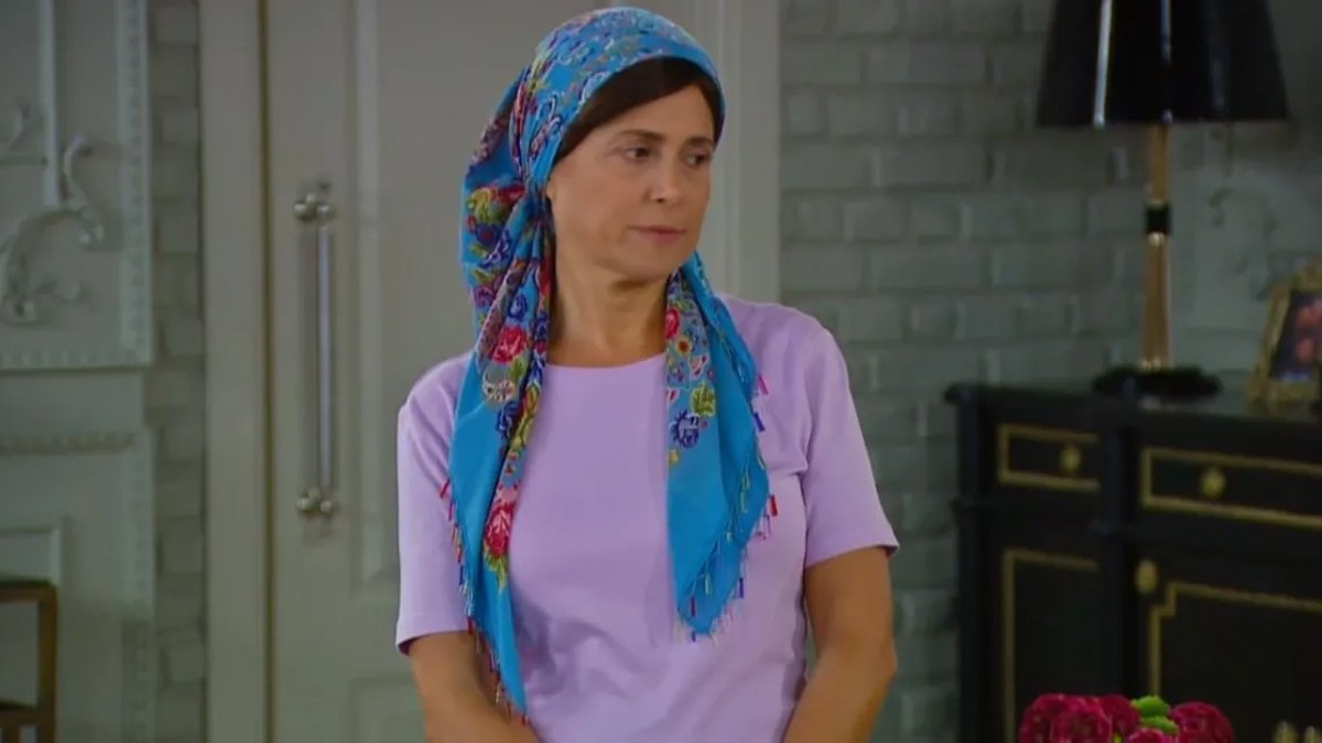 Çocuklar Duymasın'ın Emine'sini gören tanıyamıyor! Ekranda başka normalde başka: Güzelliğiyle baş döndürdü