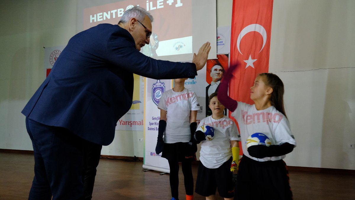 Down Sendromlu çocuklar Eskişehir'de hentbol ile buluşuyor
