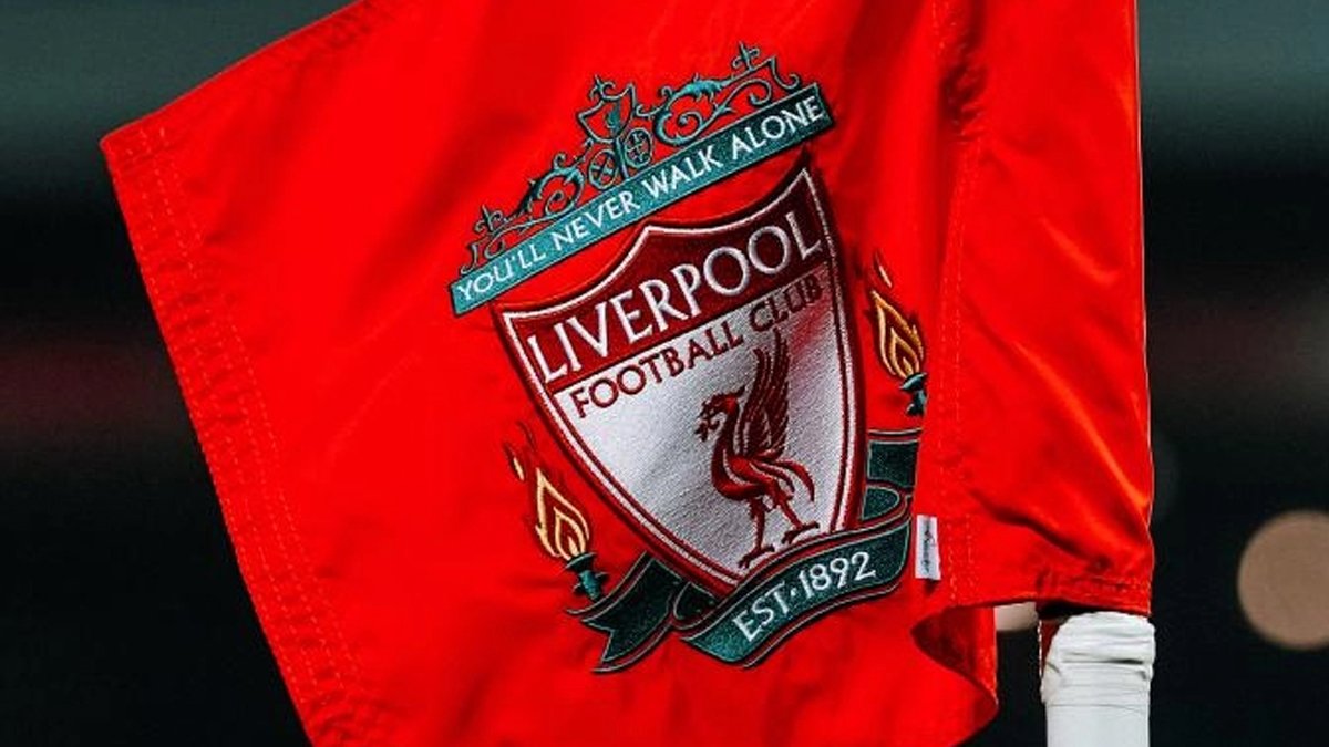 Liverpool'un efsane isminden kahreden haber! 'Sağlığım her şeyden önce geliyor' diyerek veda etti: İngiliz futbolseverler üzgün