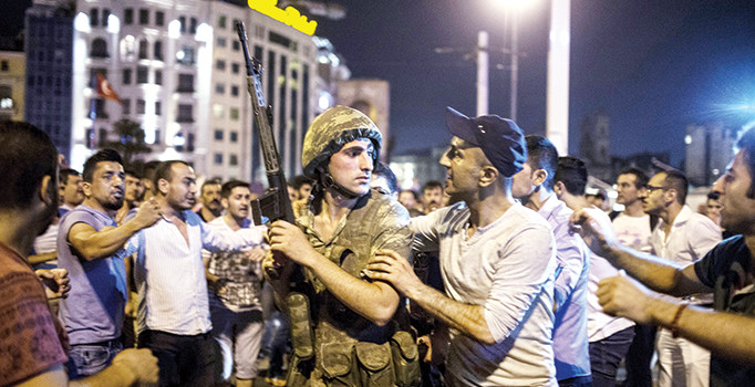 Ömer Aslan yazdı: 15 Temmuz: Başarısız bir ağ darbesi girişimi