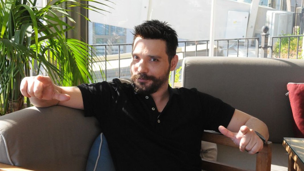 Oğuzhan Uğur'a dört partiden milletvekili adaylığı teklifi