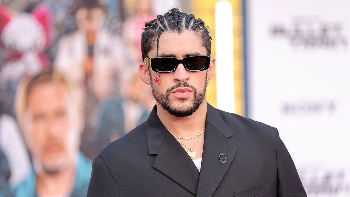 Ünlü şarkıcıyı o üç kelimenin korkusu sardı: Eski sevgilisinden 40 milyon dolarlık dava!